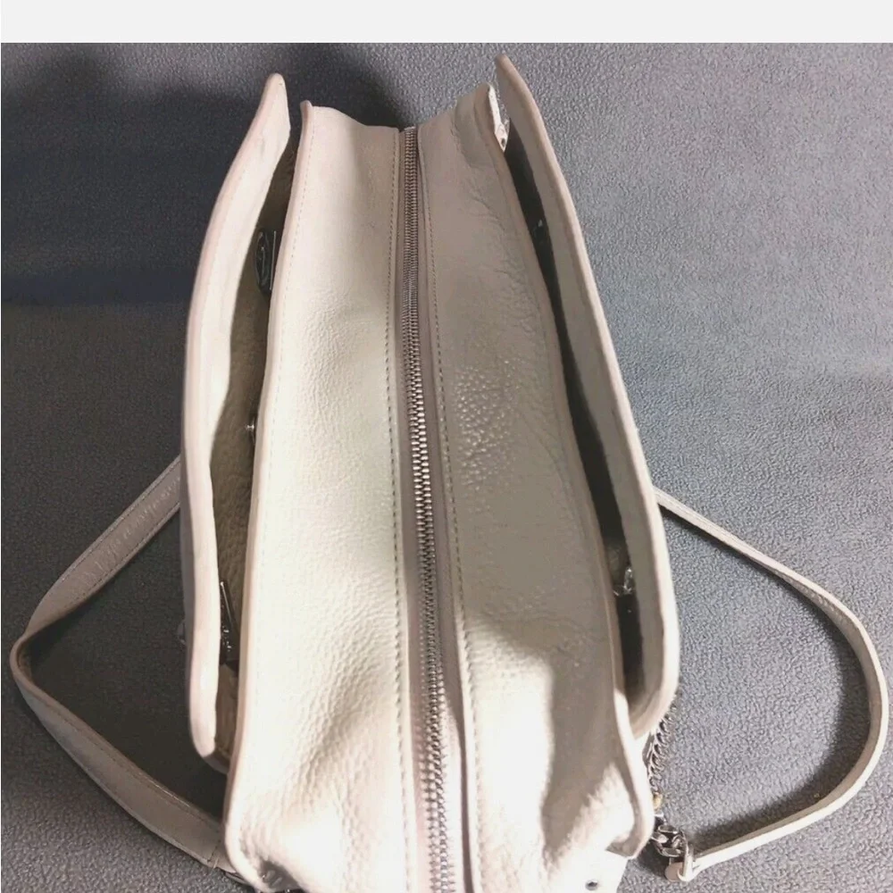 Michael Kors Cream Shoulder Bag with Chain Straps and Textured Leather - Picture 6 of 10